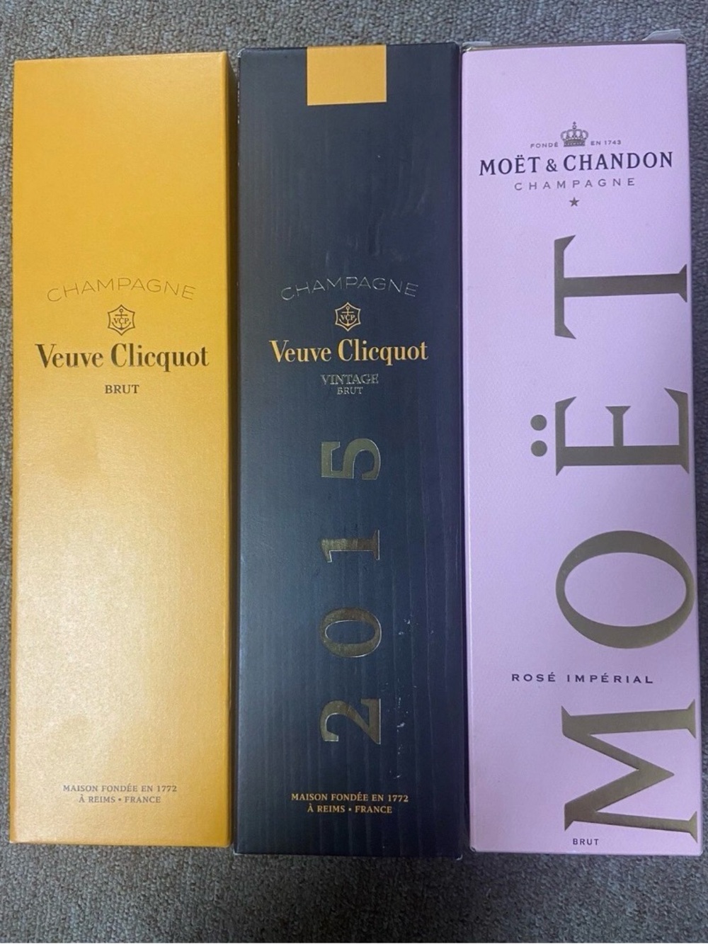Yellow Champagne Gift Box – Elegant Yellow